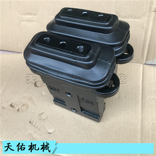 300 第一油压 R220 行走脚踏阀总成 现代挖掘机 455 225