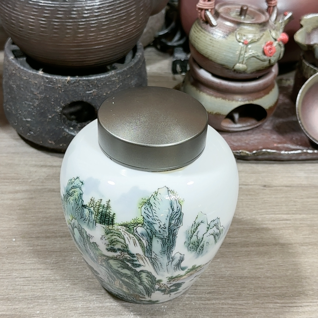 36  山水茶叶罐，双层盖子