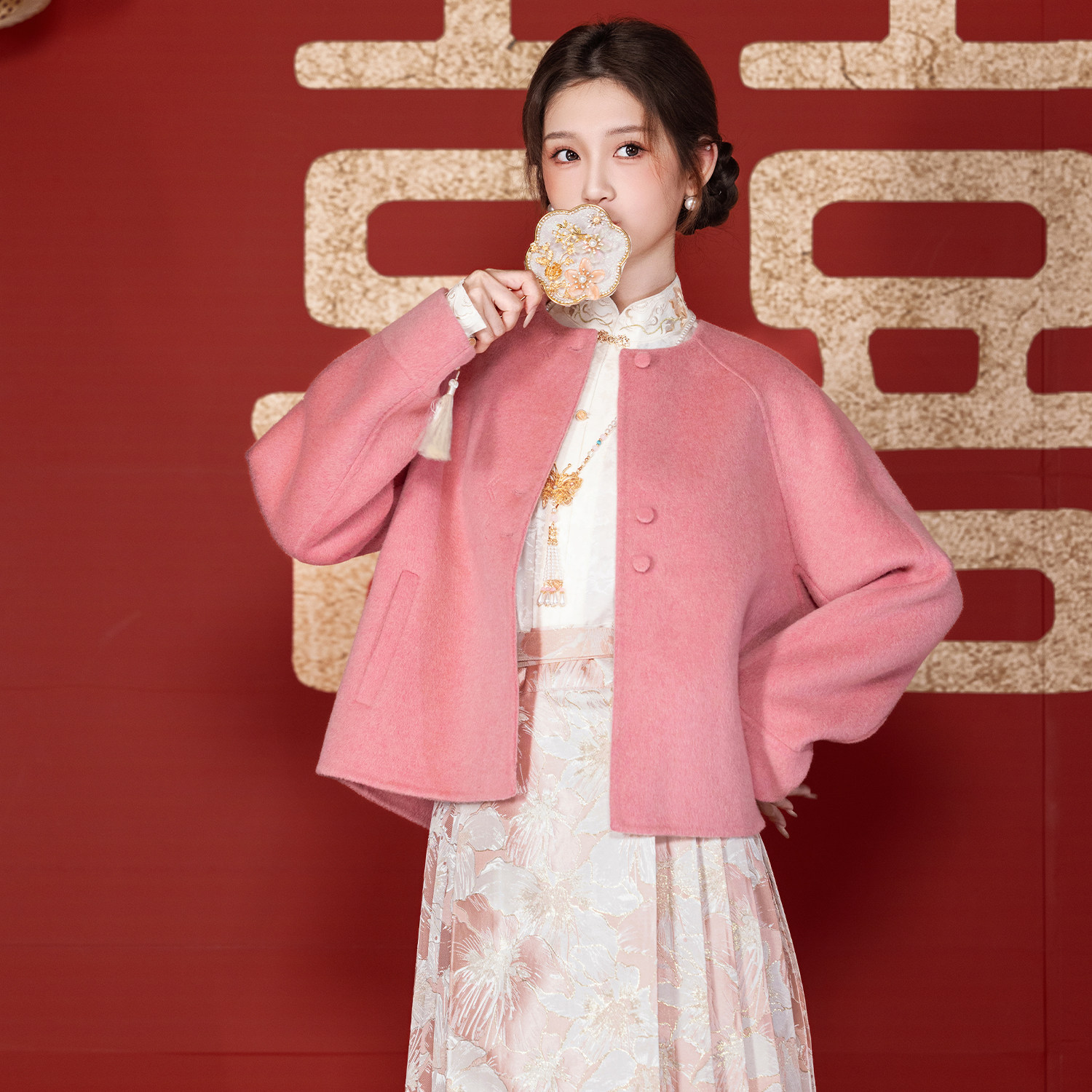 绣珠粉色羊毛呢子外套订婚服2026新款新娘结婚敬酒小个子回门便服