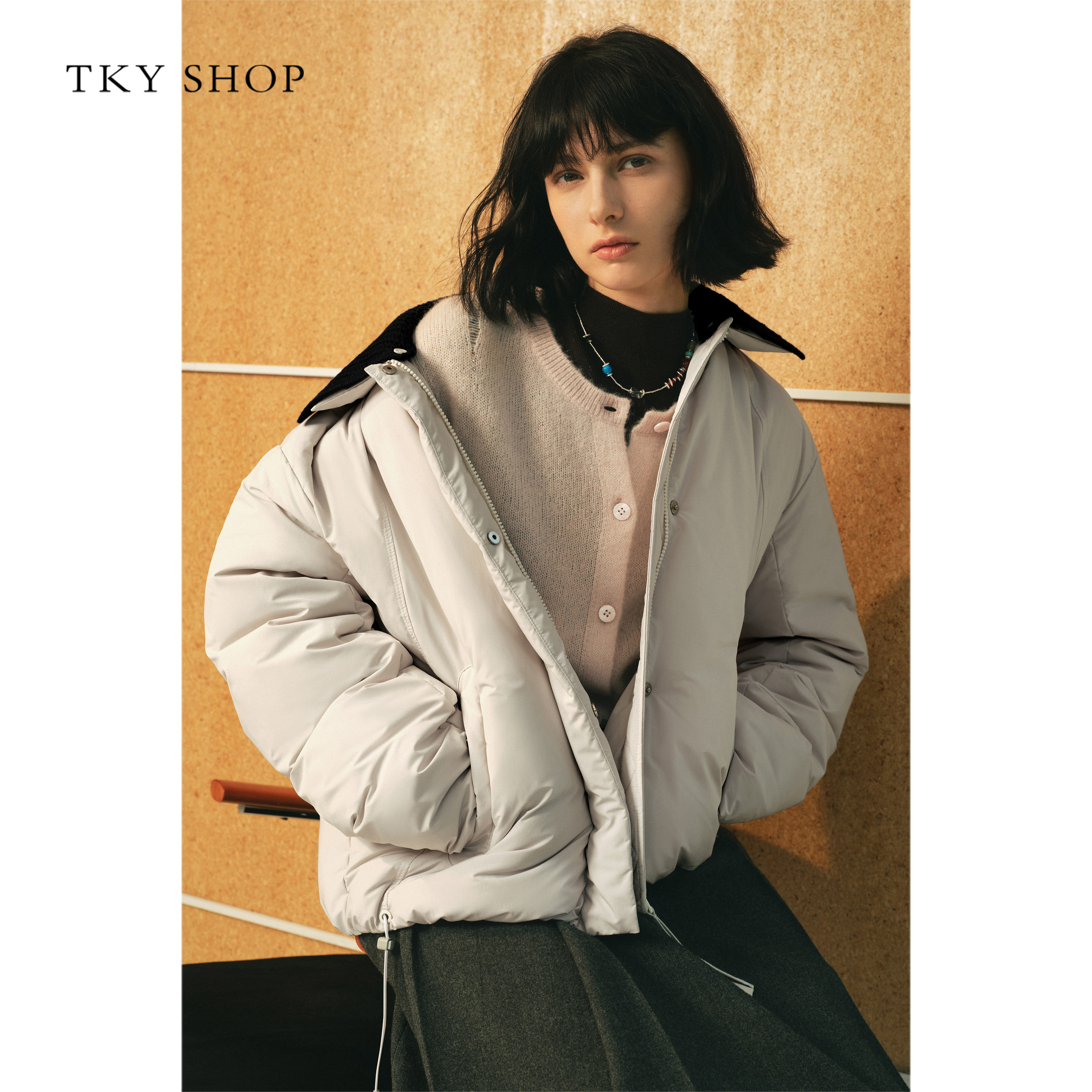 TKYSHOP复古翻领撞色羽绒服