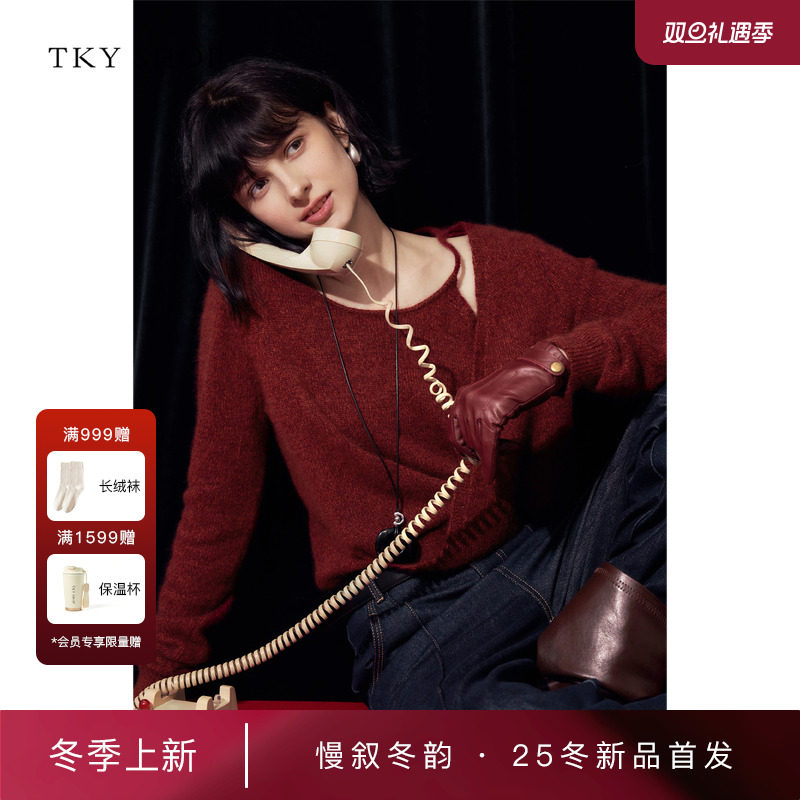 TKYSHOP不规则露肩毛套衫