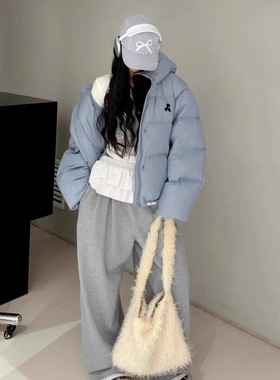 白鸭绒rr刺绣羽绒服女短款2024冬季新款韩版加厚潮牌连帽蓝色外套