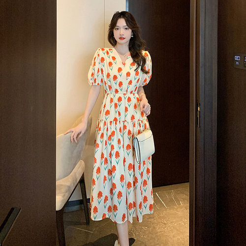 2026夏季新款法式泡泡袖高腰显瘦V领碎花中长款花朵连衣裙女