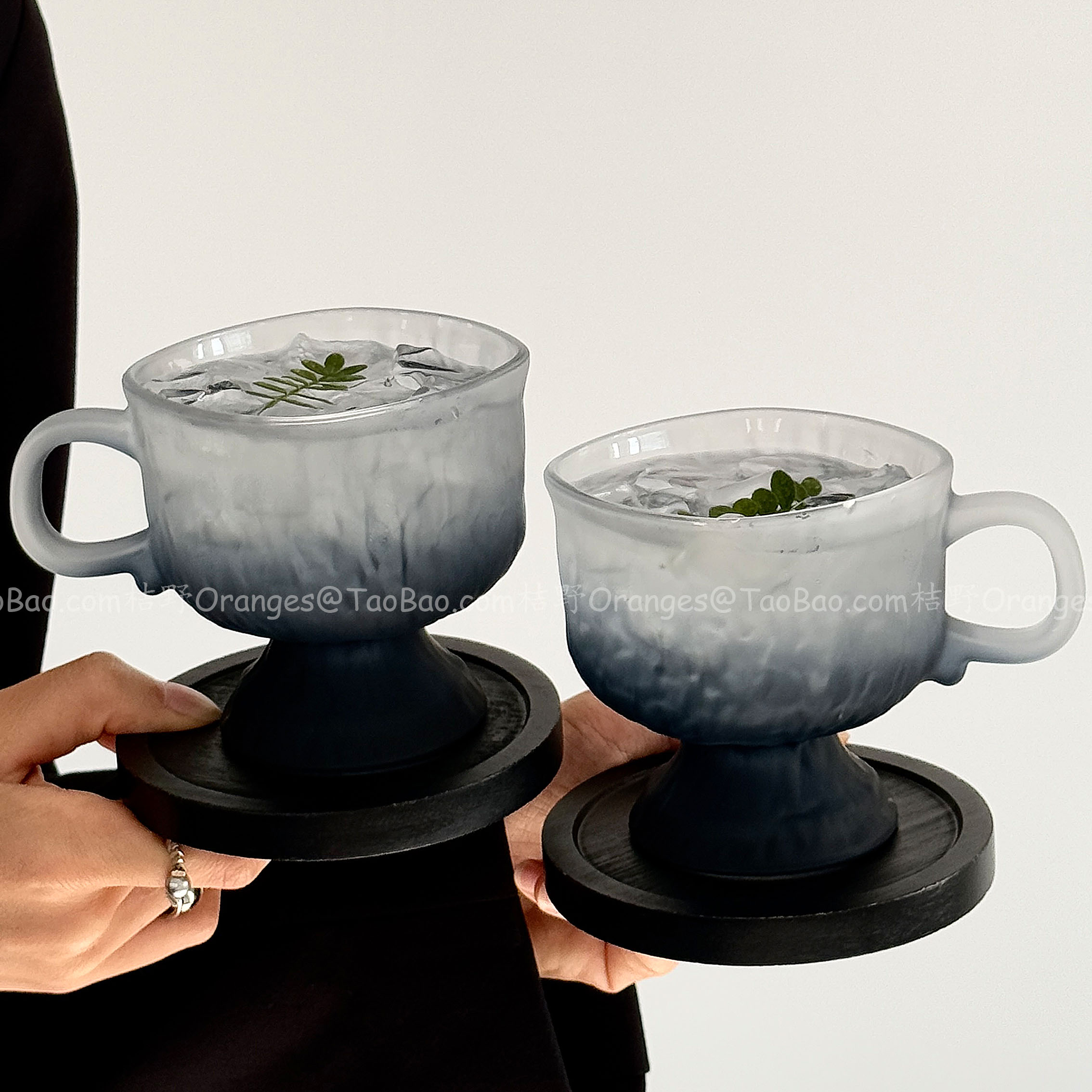 高级感磨砂渐变黑冰川纹玻璃杯子