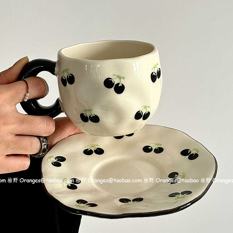 复古手绘黑樱桃咖啡杯碟拿铁杯