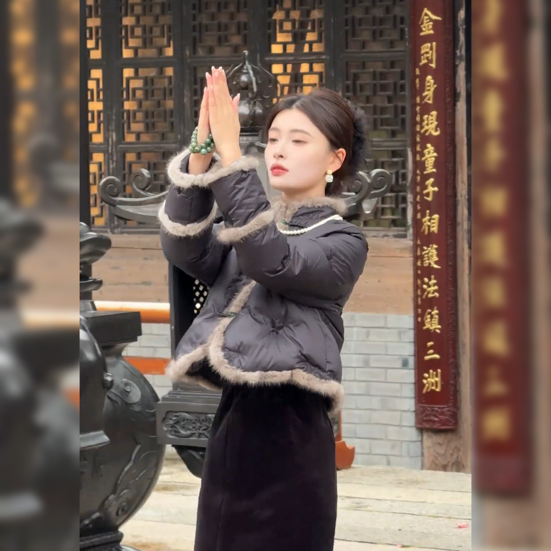 新中式毛毛拼接棉服女立领唐装保暖小个子高级感刺绣蝴蝶短外套,女装/女士精品,棉衣/棉服,淘宝优惠券,粉丝福利购,淘宝优惠卷