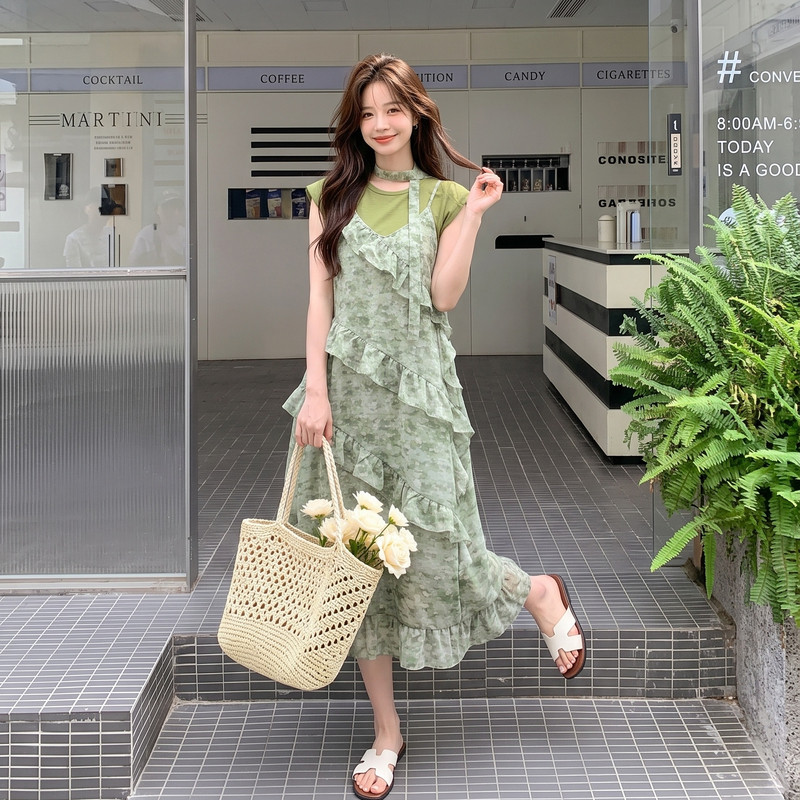 夏季度假风荷叶边显瘦连衣裙
