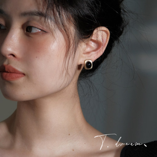 nicedream复古黑金磨砂方形耳钉