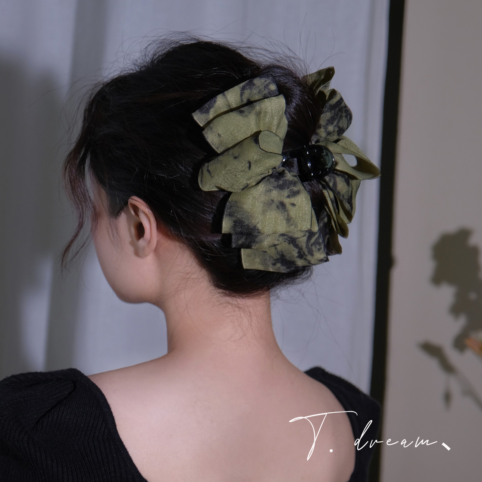 仲夏夜之梦新中式多层水墨绿发抓