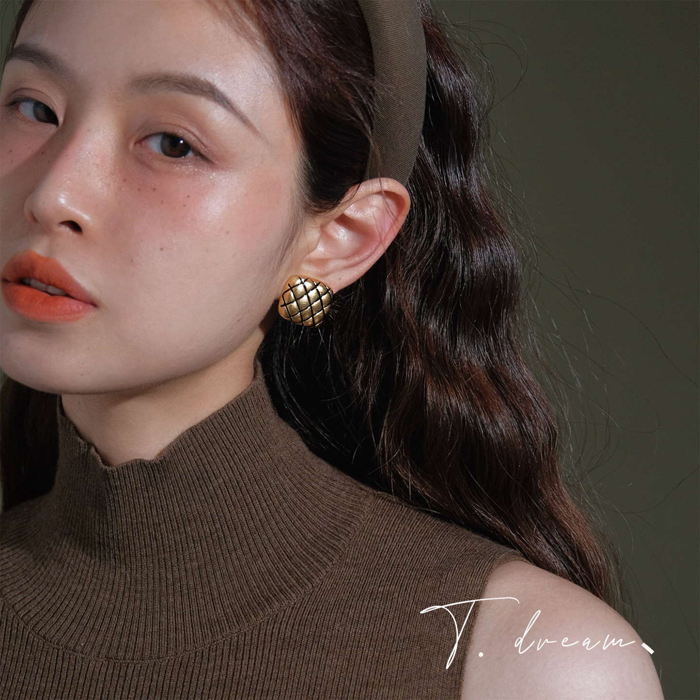 《摩登时代》法式小香风格纹耳环女小众设计高级耳饰耳钉2026新款