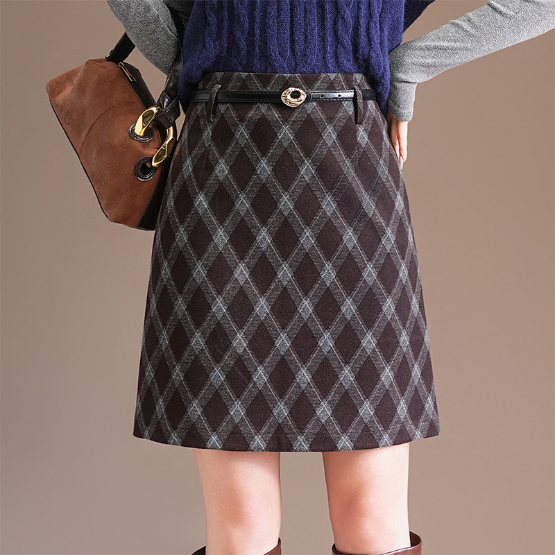 气质格子短裙半身裙女秋冬高腰2025新款显瘦a字包臀裙百搭休闲裙