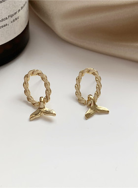 S925银针韩国东大门金属鱼尾巴耳环韩国气质简约高级感耳环女C856