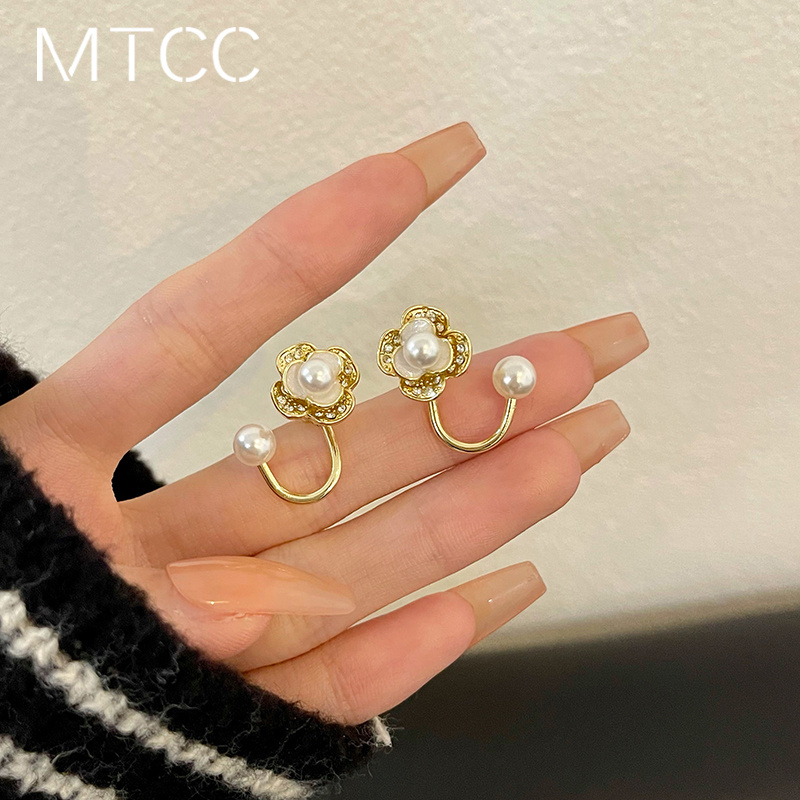 甜美花朵珍珠耳钉女小众设计感