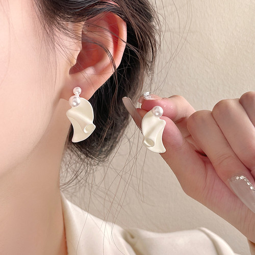 高级感爆款耳饰不规则珍珠气质