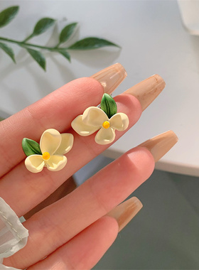 925银针 栀子花奶黄色耳钉女韩国网红耳环小众设计感简约清新耳饰