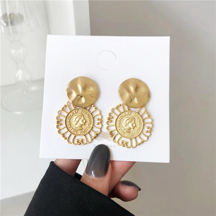 S925银针金属镂空耳环女法式 复古网红气质哑光人头像耳钉耳夹B509
