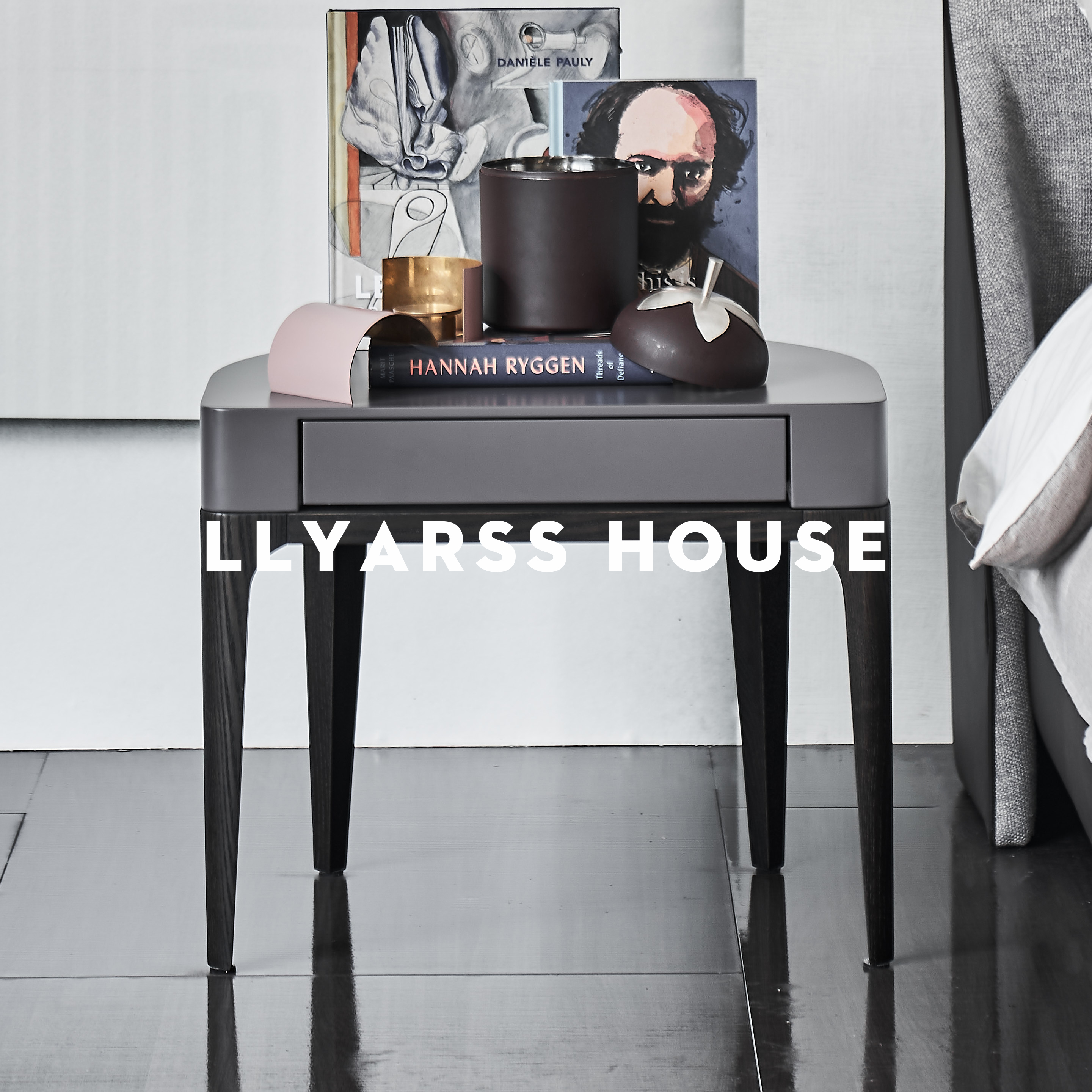 LLYARSS利亚斯床头柜烤漆