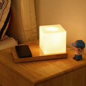 手机无线充电台灯 北欧创意女生房间灯 床头灯简约现代实木卧室灯