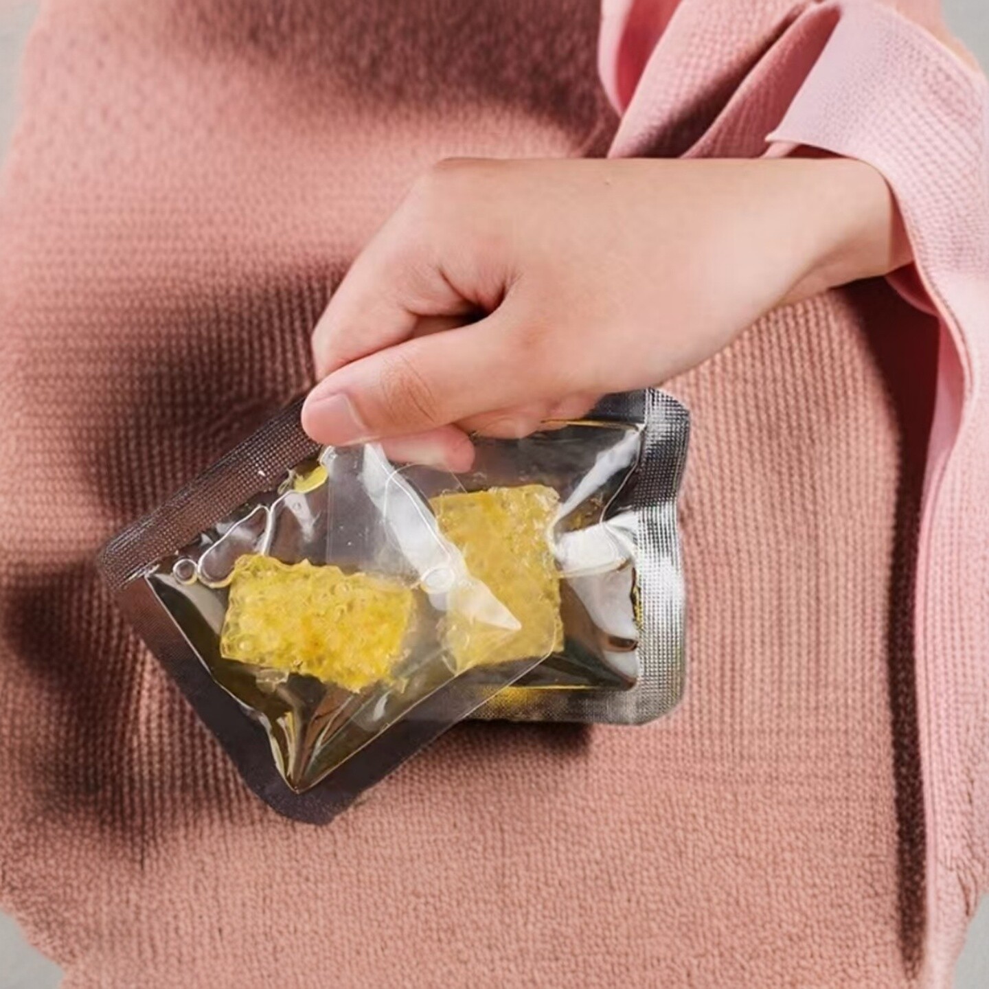 天然蜂巢蜜 蜂巢蜜小包装 小坠脾 伴手礼蜂巢蜜蜂巢胚便携装