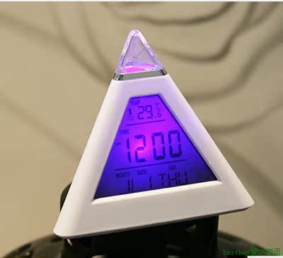 Clock Digital Alarm三角形七彩变色闹钟 创意懒人闹钟LED七彩闹