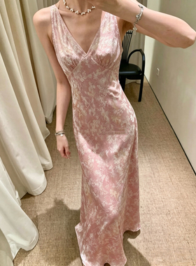 至上-26夏上新轻奢优雅绝美香云纱V领斜裁修身连衣裙w3566