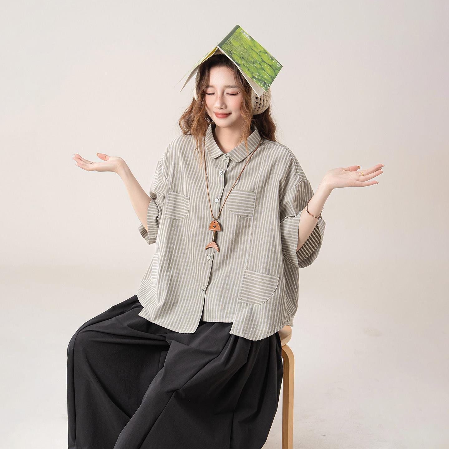 【多袋别致】豆绿色条纹短袖衬衫女夏季新款宽松简约慵懒文艺上衣