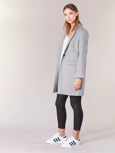 Betty London Костюм, пиджак классического кроя, пальто, осенняя куртка