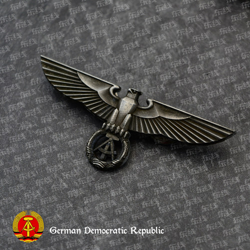 东线德意志民主共和国之鹰纪念章