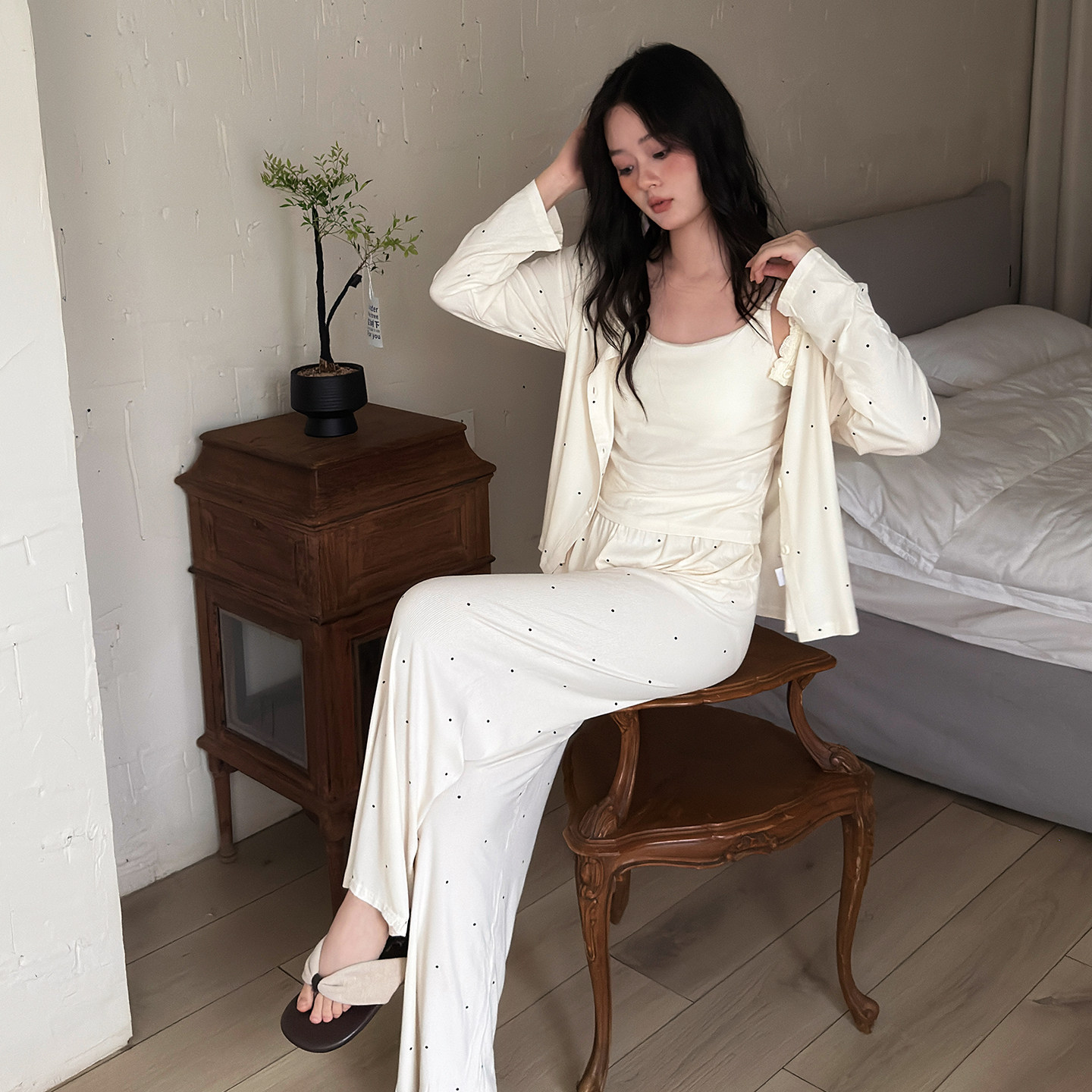 HEARMES 带胸垫一体吊带睡衣女春秋款夏季可外穿波点家居服三件套
