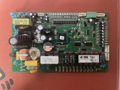 YCAE61RMC-3B约克中央空调外机电控板YORK002