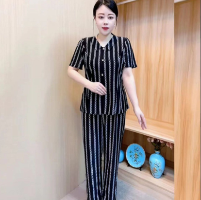 2026女士舒适夏季新款女士短袖套装洋气减龄时尚休闲娃娃领两件套