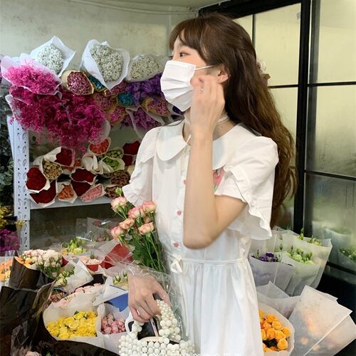 法式复古白色印花减龄娃娃领连衣