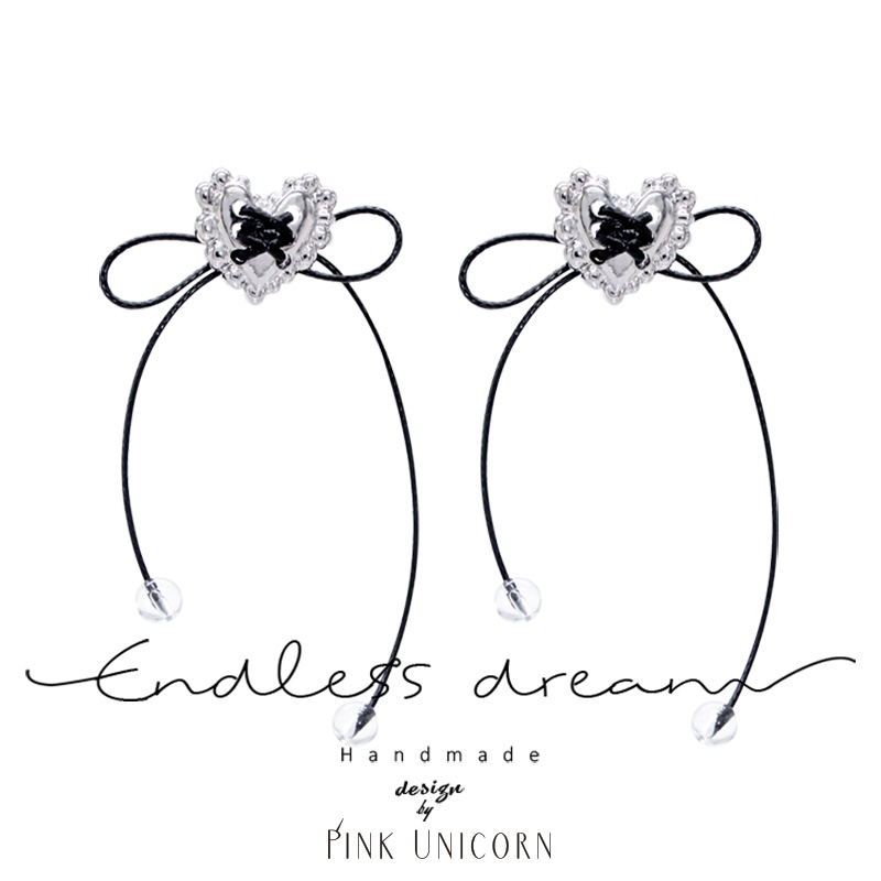 Pinku甜酷女蝴蝶结爱心耳钉