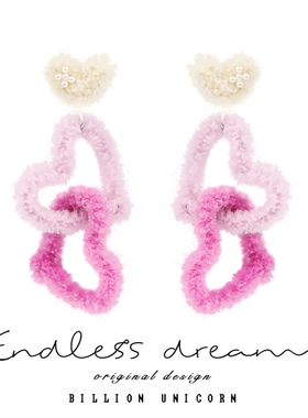 芭比配饰原创毛绒耳环多巴胺穿搭爱心Y2K耳饰小众耳钉甜酷女孩