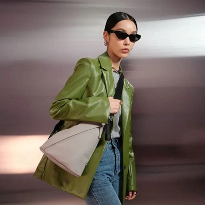 香港现货GastonLuga防水斜跨包