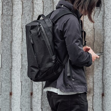 香港品牌 Able Carry 20L筆電背包防水多隔間通勤旅行輕便