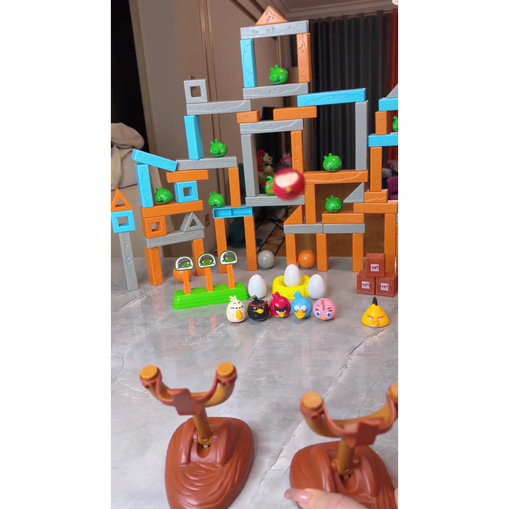 正版愤怒的小鸟太空版积木搭建射击弹射玩具儿童男女孩套装公仔