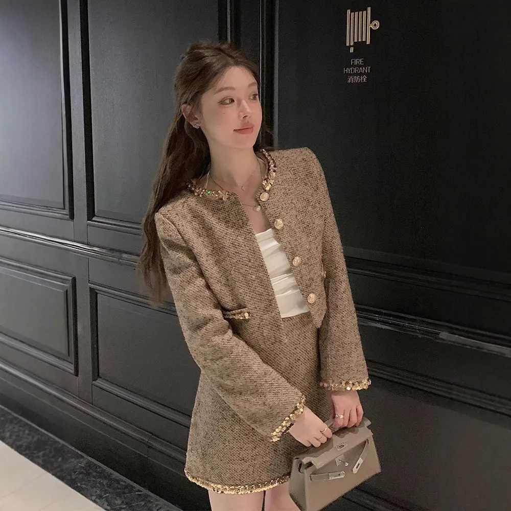 高级感小香风秋冬新款金色编织亮片毛呢短外套女圆领洋气短裙套装