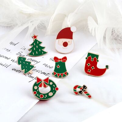 Merry Christmas Brooches Pins Santa Claus Candy Lapel Pin Tr