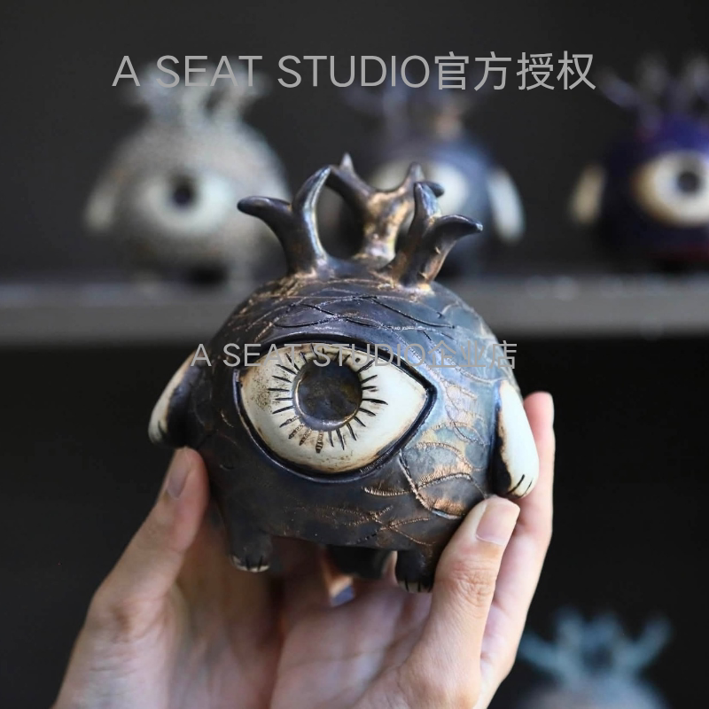 A SEAT STUDIO泰国进口 独眼小怪兽手工摆件