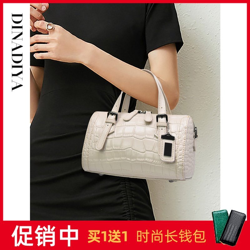 斜挎包包2021新款时尚潮爆款简约波士顿枕头包女士手提包真皮女包