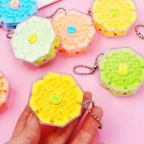 3D Palm Puzzle Walking Ball Maze Toy Labyrinth Keychain Fun