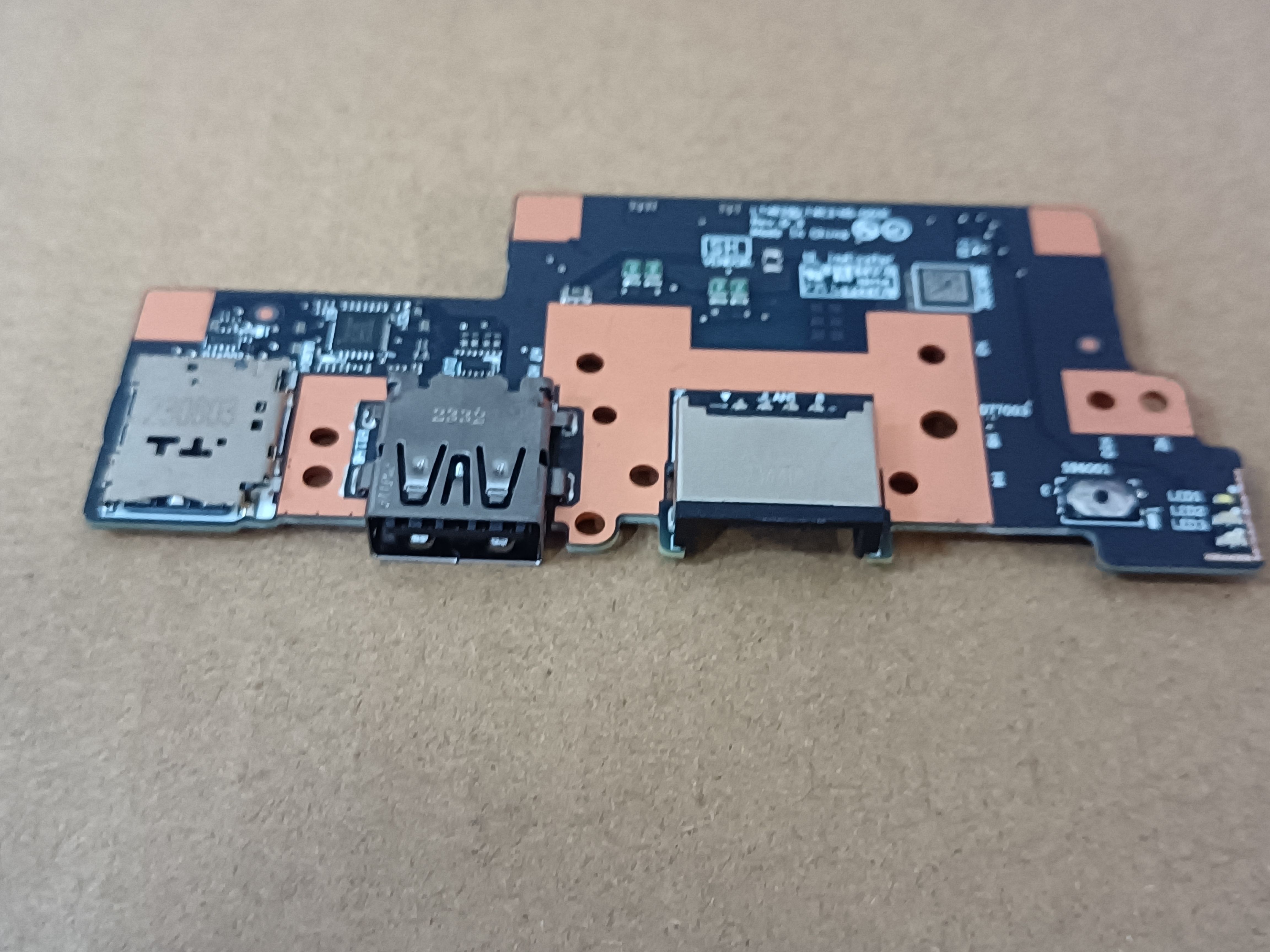 ThinkPadP16 Gen2 T14  P14s Gen5开关板 USB读卡小板 5C51P67039