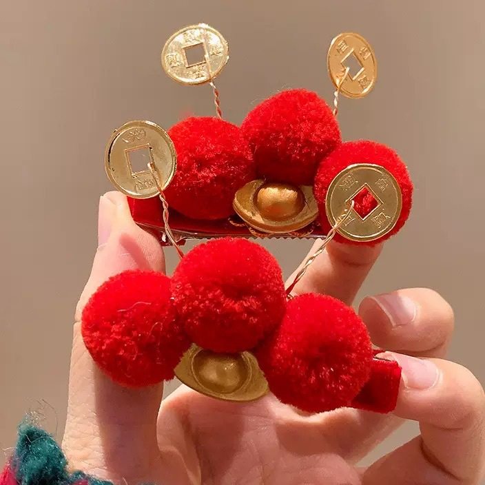招财红毛球铜钱元宝财神汉服洋气发夹新年儿童发饰古风新中式头饰,饰品/流行首饰/时尚饰品新,民族风发饰,淘宝优惠券,粉丝福利购,淘宝优惠卷