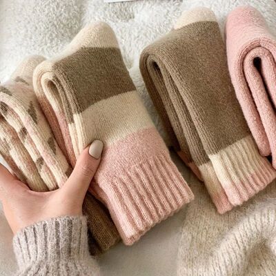 6Pcs (3 Pairs Mixed Colors) Thick Socks One Size Fits All Wo