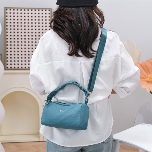 马卡龙色女款枕头包斜挎手提