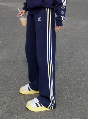 阿迪达斯三叶草女子新款经典条纹宽松直筒阔腿裤休闲长裤 JX2805