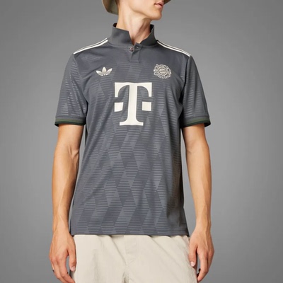 Adidas阿迪达斯拜仁慕尼黑啤酒节系列客场球迷版男短袖球衣IW7299