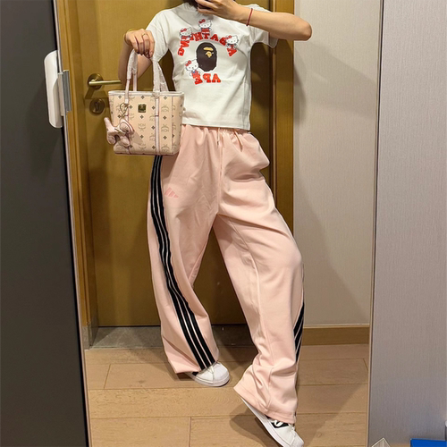 Adidas阿迪达斯宋雨琦同款女子运动三条纹扭扭裤粉色香蕉裤KB7602
