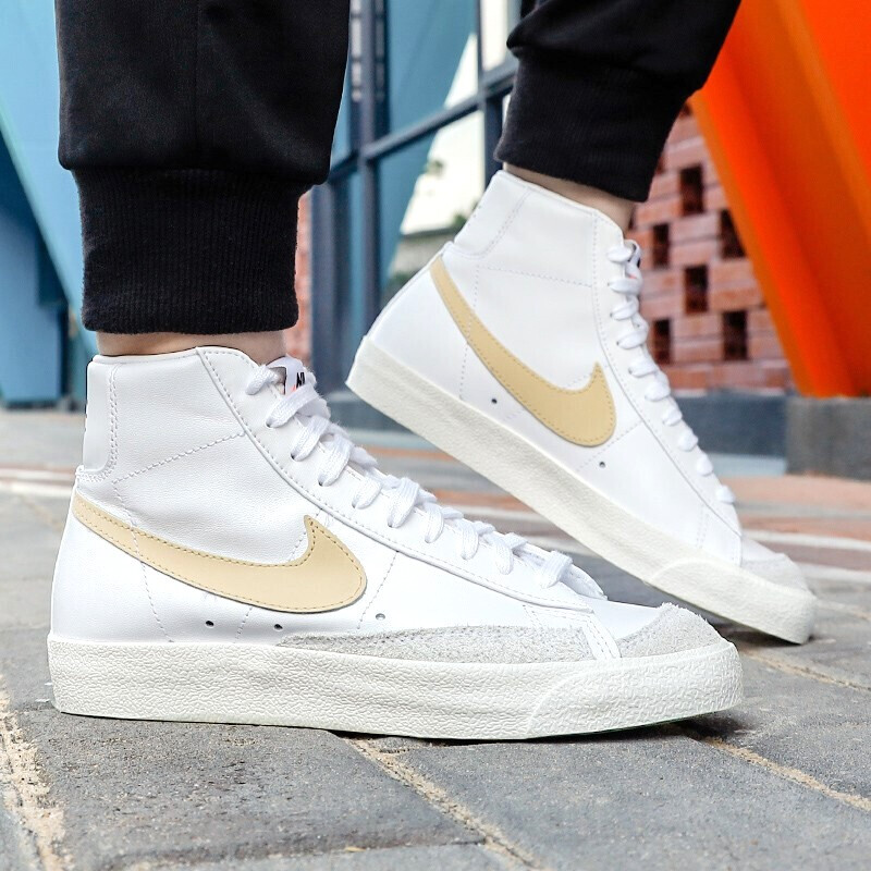 Nike耐克Blazer Mid女子开拓者中帮运动休闲板鞋CZ1055-109